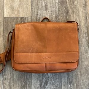 Kenneth Cole Full Grain Leather Messenger Bag